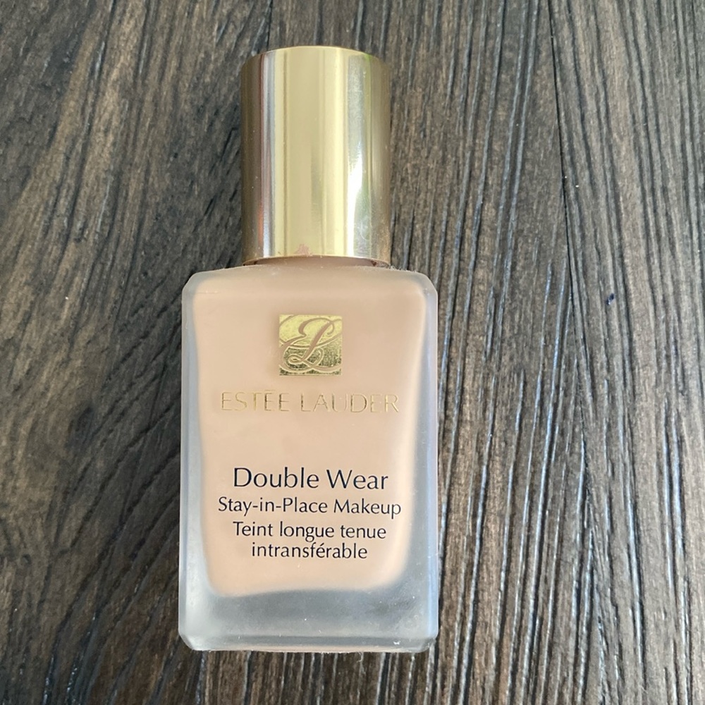 Ester Lauder Double Wear Foundation